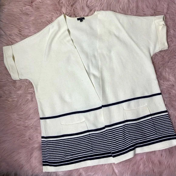Talbots Women’s 1X Short Sleeve Cardigan. - Picture 3 of 4